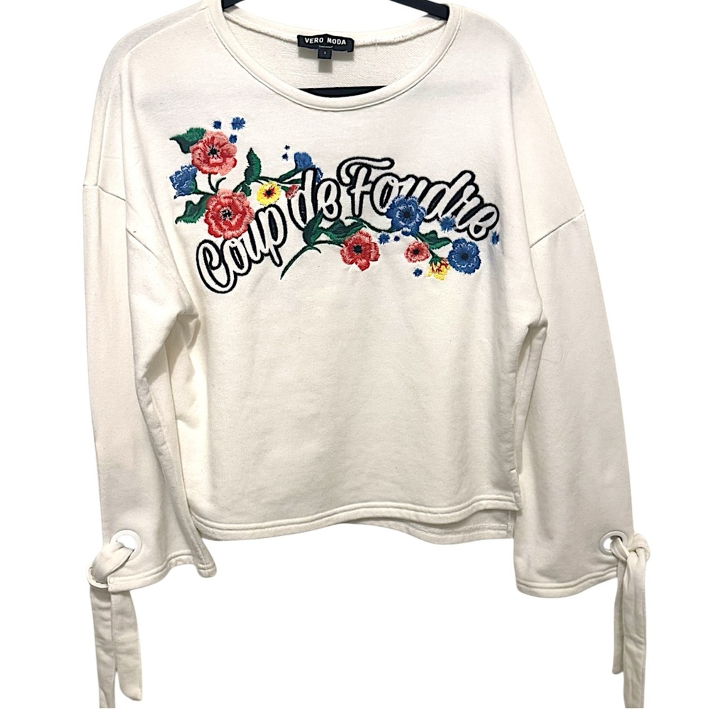 Vero Moda White Floral‎ Embroidered Graphic Sweatshirt Size S